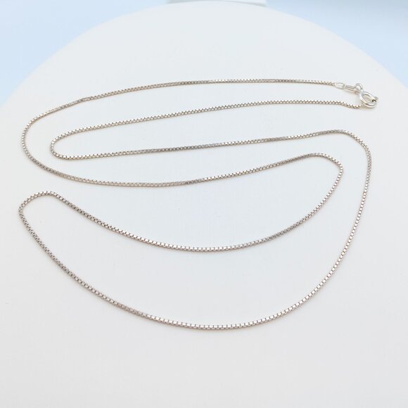 Italian 925 Sterling Silver Box Chain 22" Necklace - SIGNED - Picture 2 of 8
